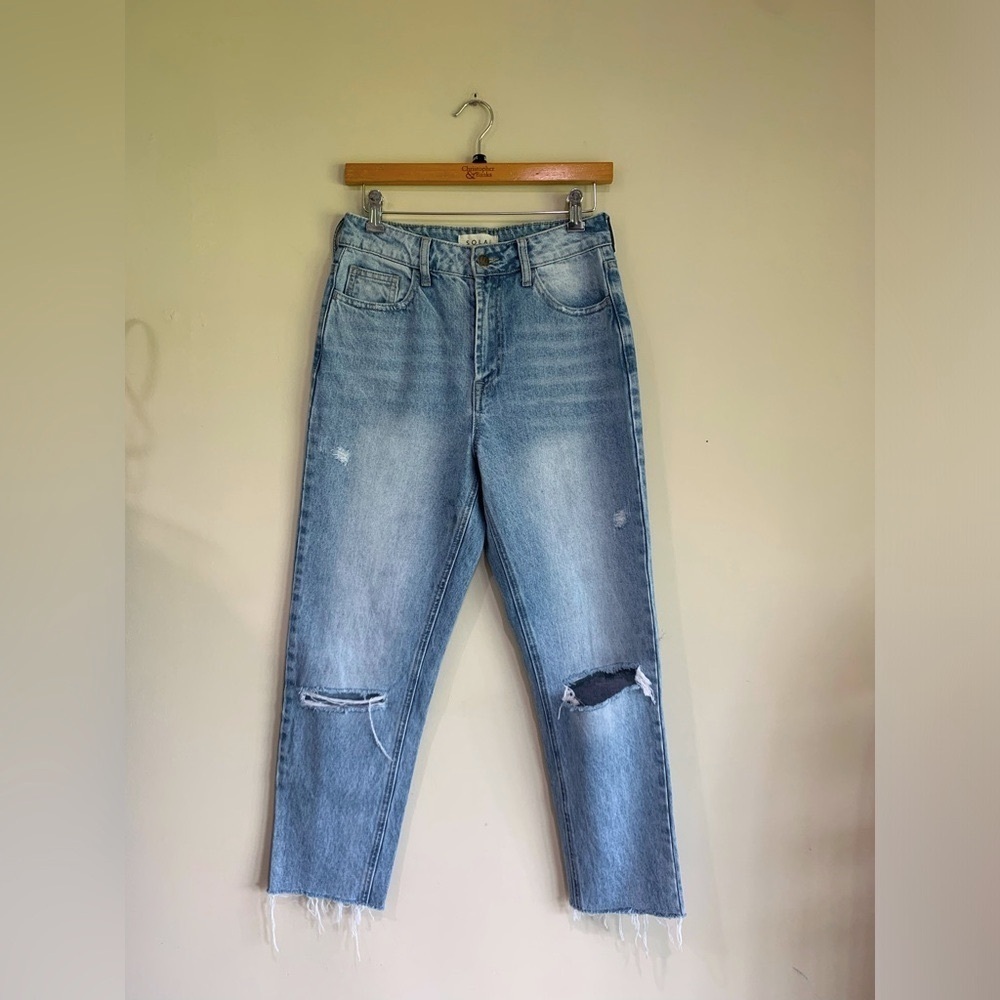 Solai light wash distressed jeans